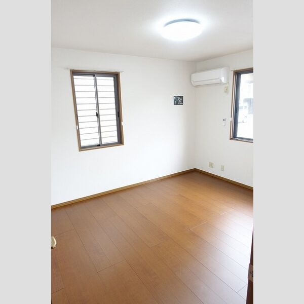 居室・リビング (北洋室・エアコン・LED照明)