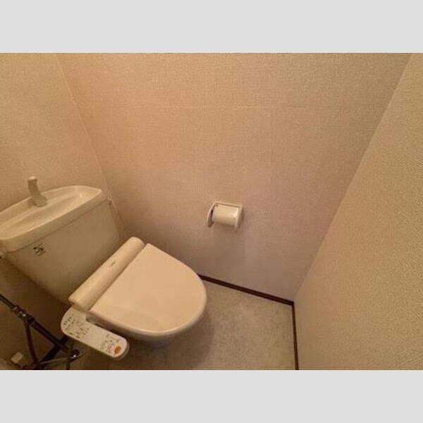 トイレ (トイレ)