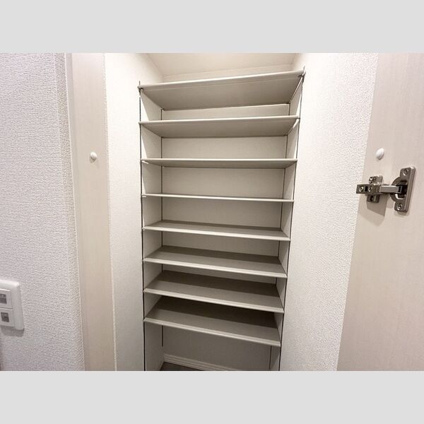 玄関 (シューズクローク)