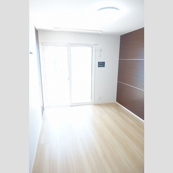 居室・リビング (東洋室・室内物干し・LED照明)