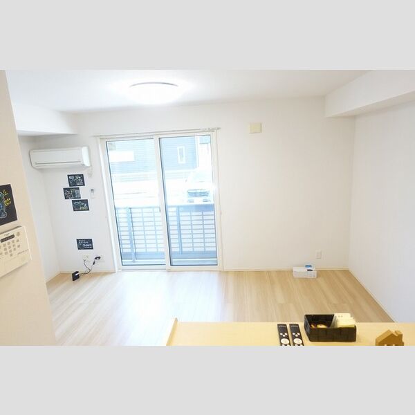 居室・リビング (リビング・エアコン・LED照明)