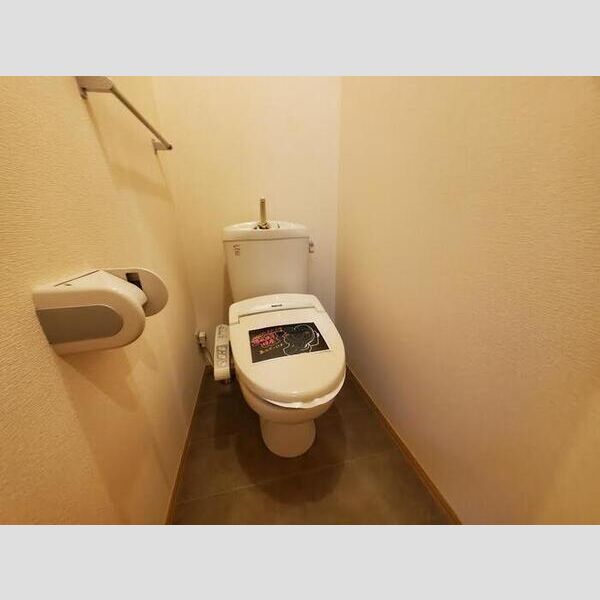 トイレ (トイレ)