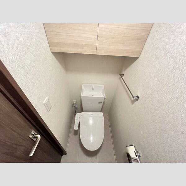 トイレ (温水洗浄暖房便座)