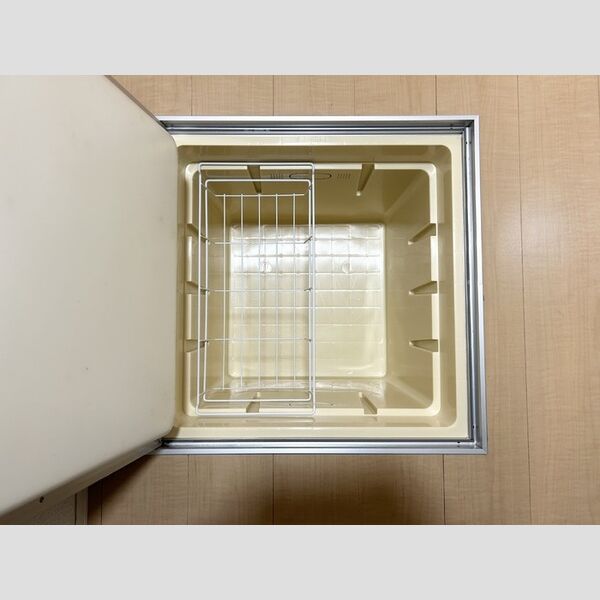 収納 (床下収納)