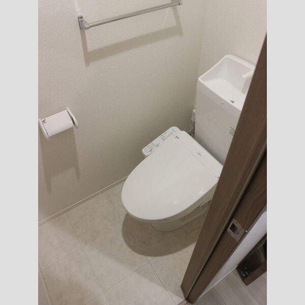 トイレ (温水洗浄暖房便座)