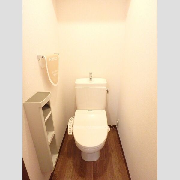 トイレ (トイレ)