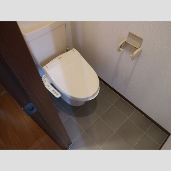 トイレ (温水洗浄暖房便座)
