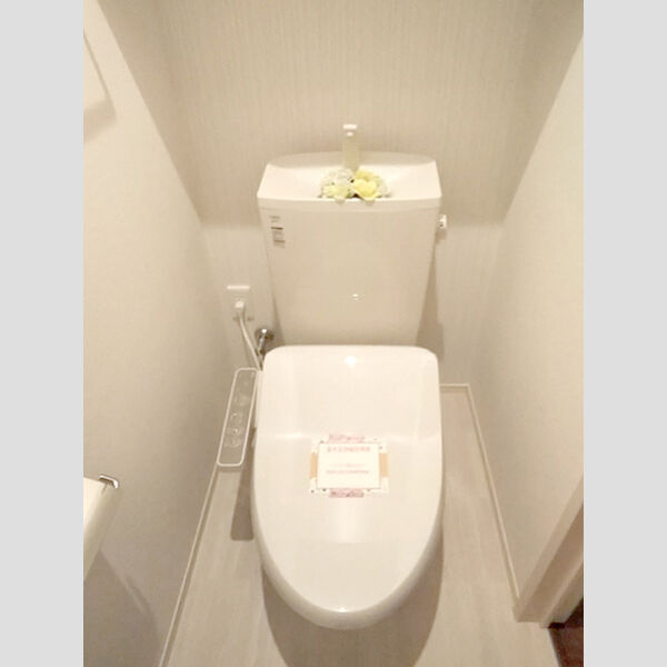 トイレ (温水洗浄便座)