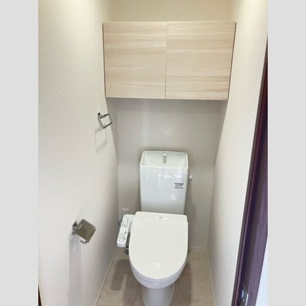 トイレ (トイレ)