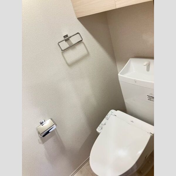 トイレ (トイレ)