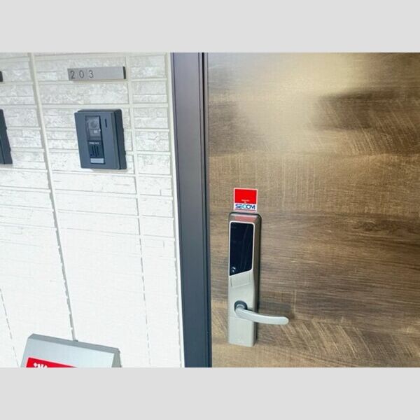 玄関 (ICカードキー、モニタ付インターホン)