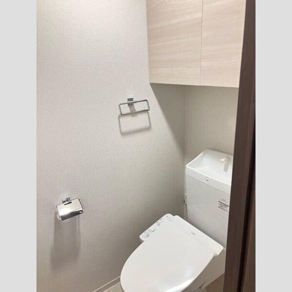 トイレ (トイレ)