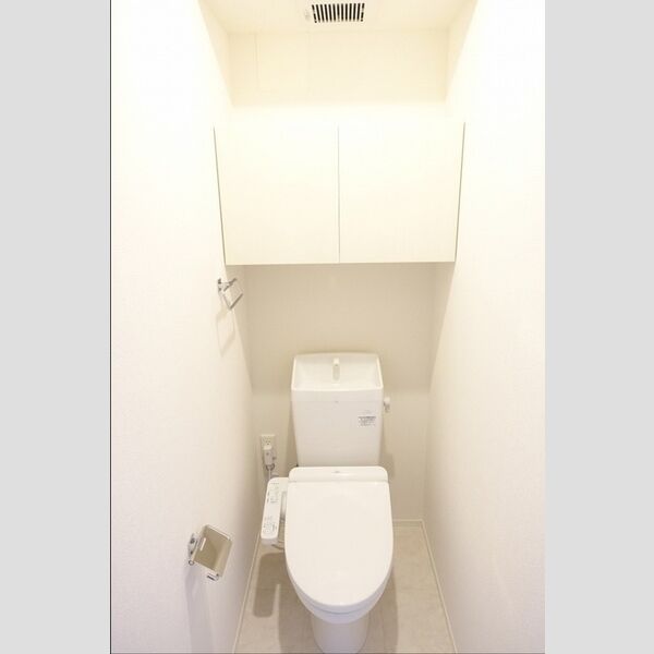 トイレ (トイレ)