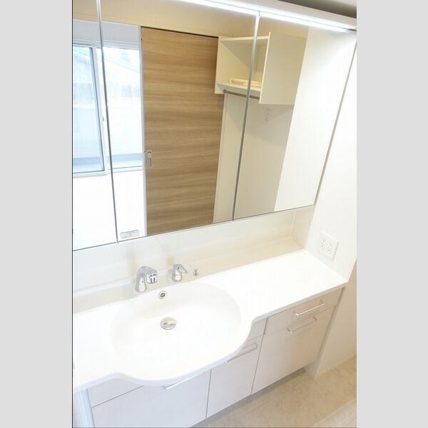 洗面所 (洗髪洗面化粧台)