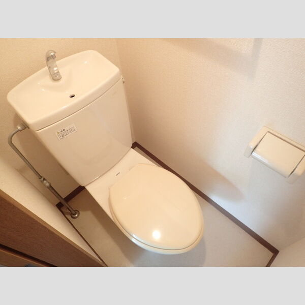 トイレ (トイレ)