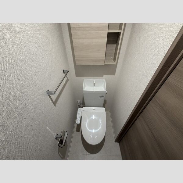 トイレ (温水洗浄暖房便座)