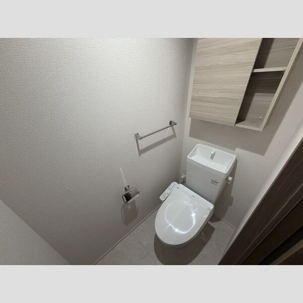 トイレ (温水洗浄暖房便座)