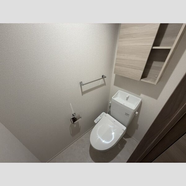 トイレ (温水洗浄暖房便座)