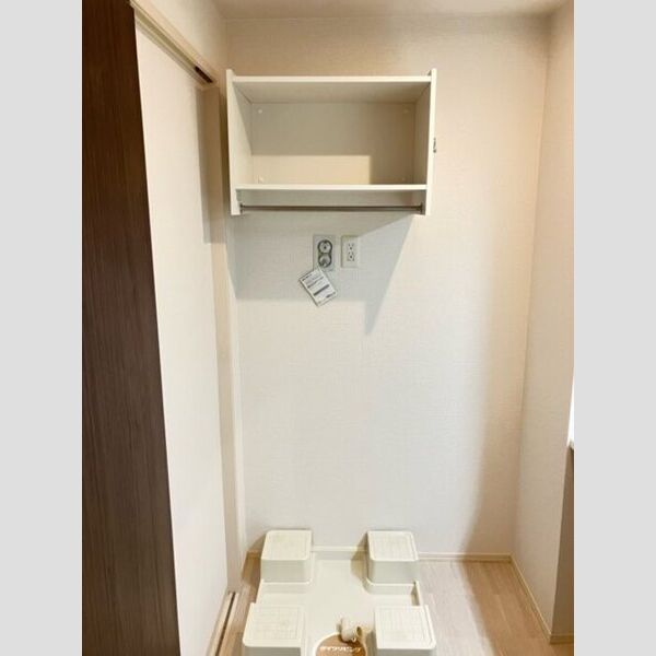 その他 (洗濯機置き場)