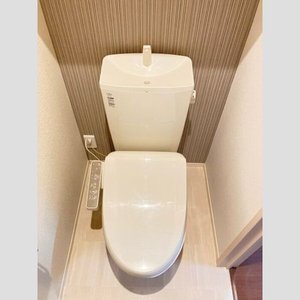 トイレ (トイレ)