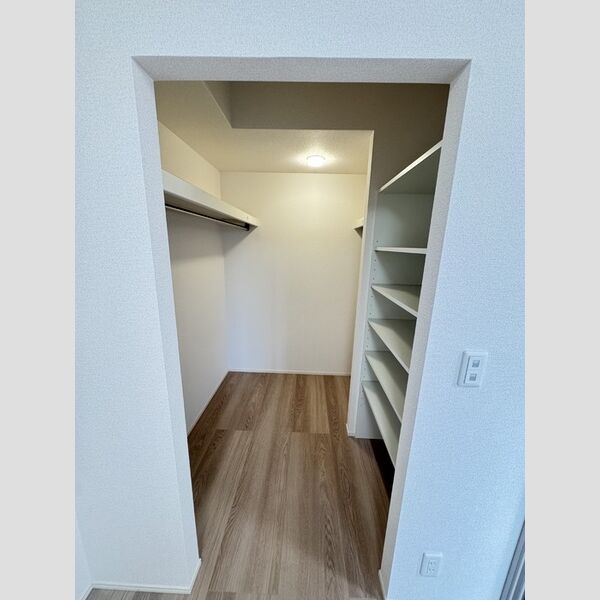 収納 (ウォークインクローゼット)