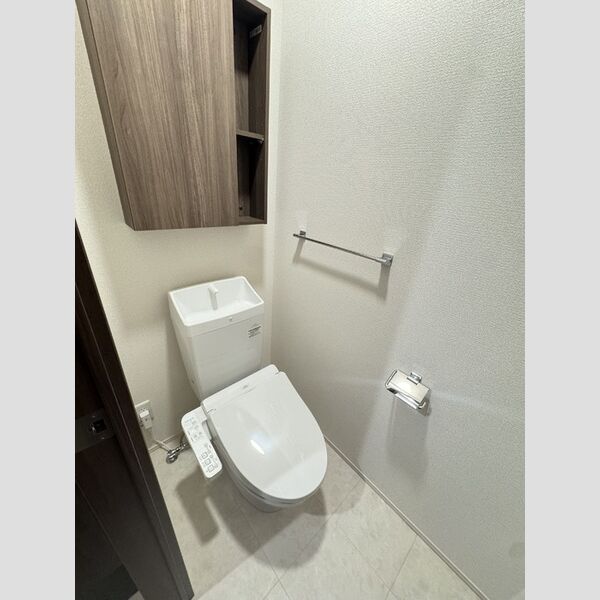 トイレ (トイレ)