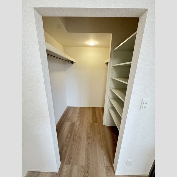 収納 (ウォークインクローゼット)