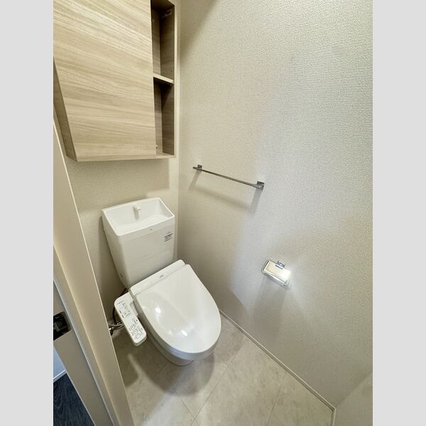 トイレ (トイレ)