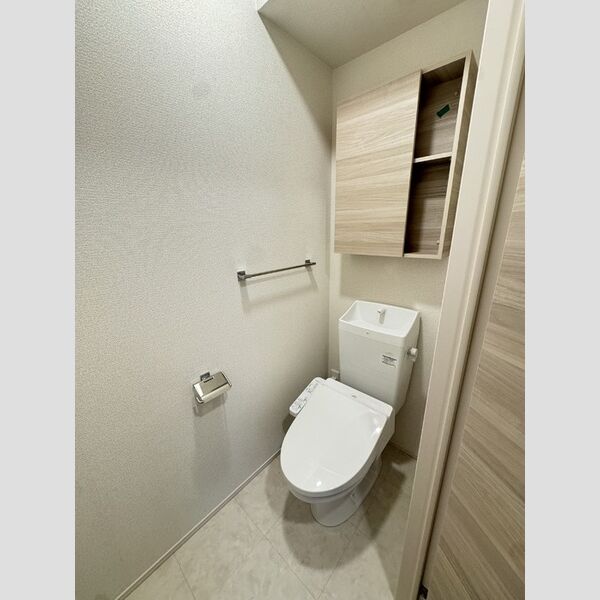 トイレ (トイレ)