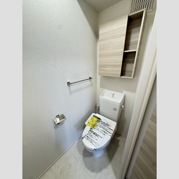 トイレ (トイレ)