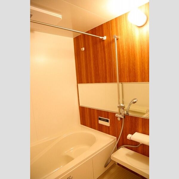 バス (一坪風呂でお風呂好きにはピッタリです☆)