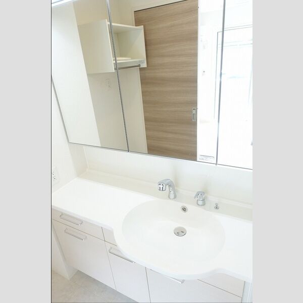 洗面所 (洗髪洗面化粧台)