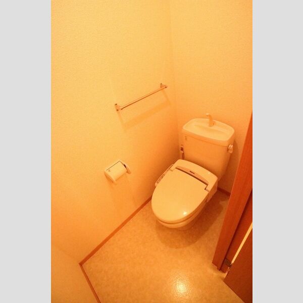 トイレ (トイレ)