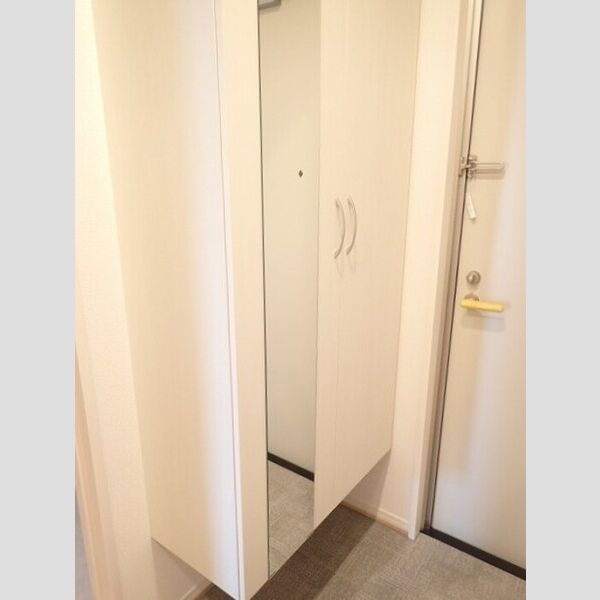 玄関 (シューズボックス)