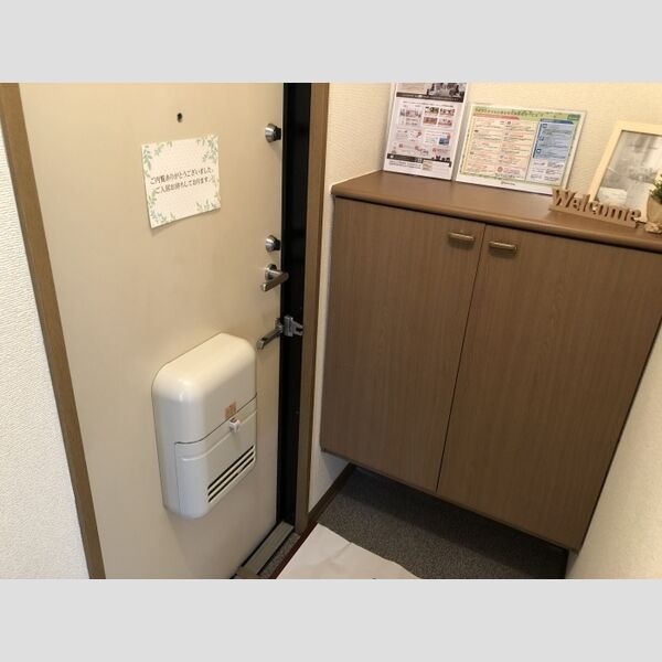 玄関 (玄関)