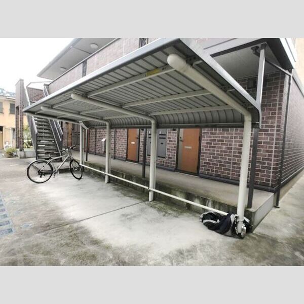 現地周辺 (駐輪場)