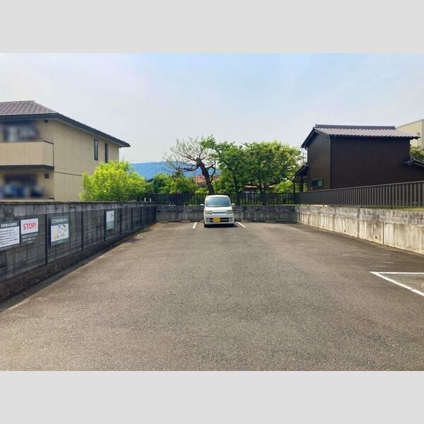 駐車場 (駐車場)