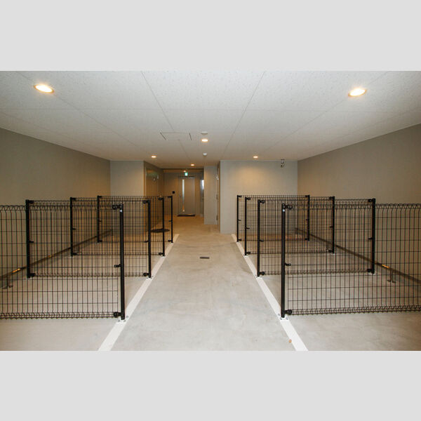 現地周辺 (駐輪場)