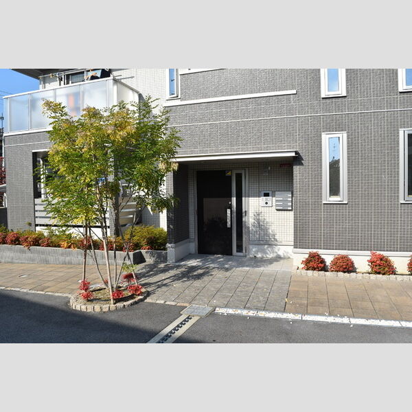 エントランス (エントランス)