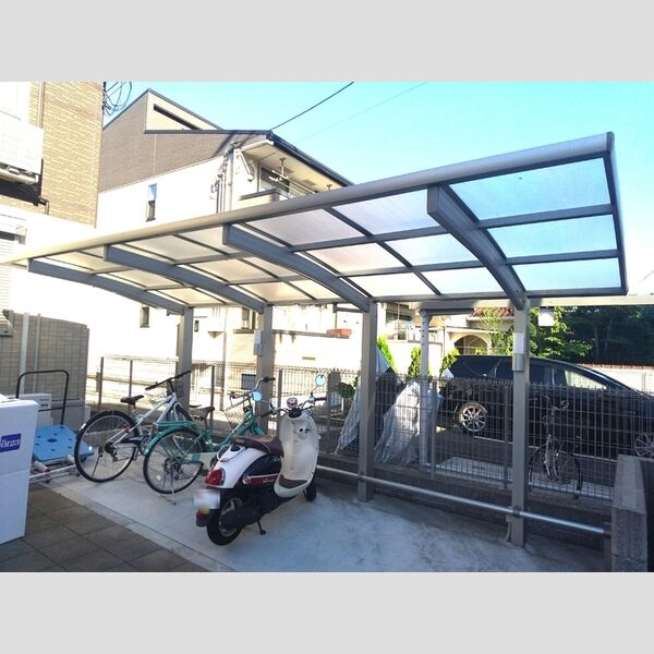 現地周辺 (駐輪場)