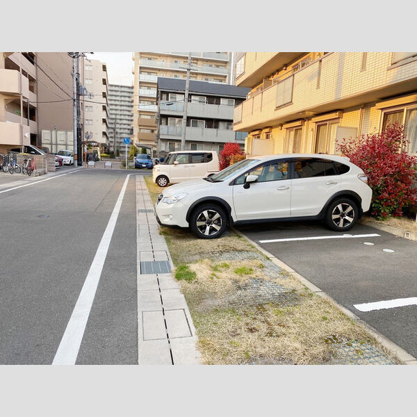 駐車場 (駐車場)