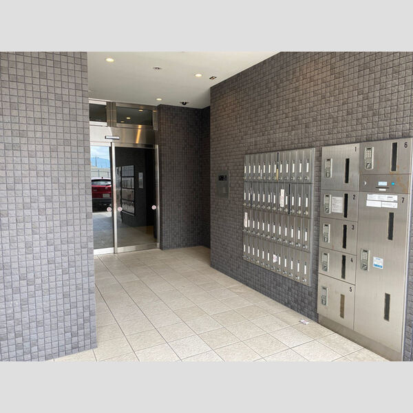 エントランス (エントランス)