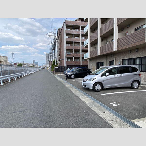 駐車場 (駐車場)