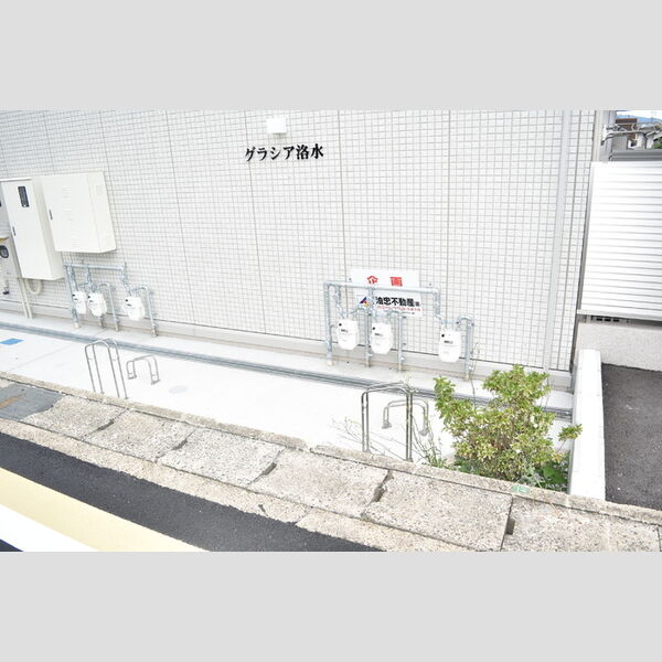 現地周辺 (駐輪スペース)