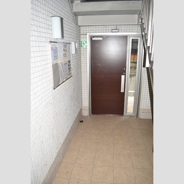 現地周辺 (エントランス内)