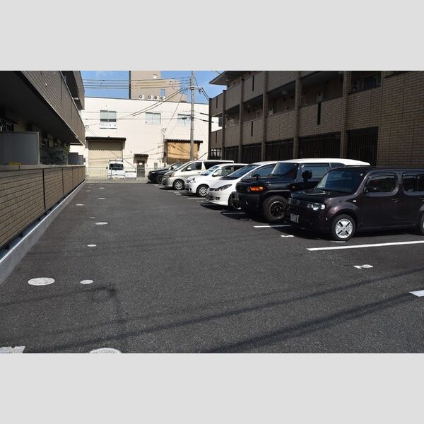 駐車場 (駐車場)