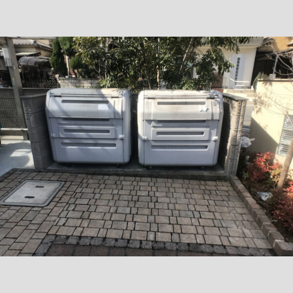 現地周辺 (ごみ置き場)