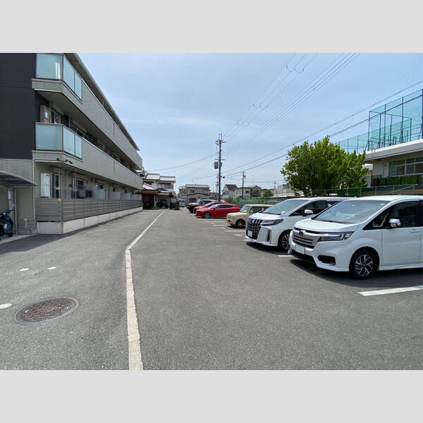 駐車場 (駐車場)