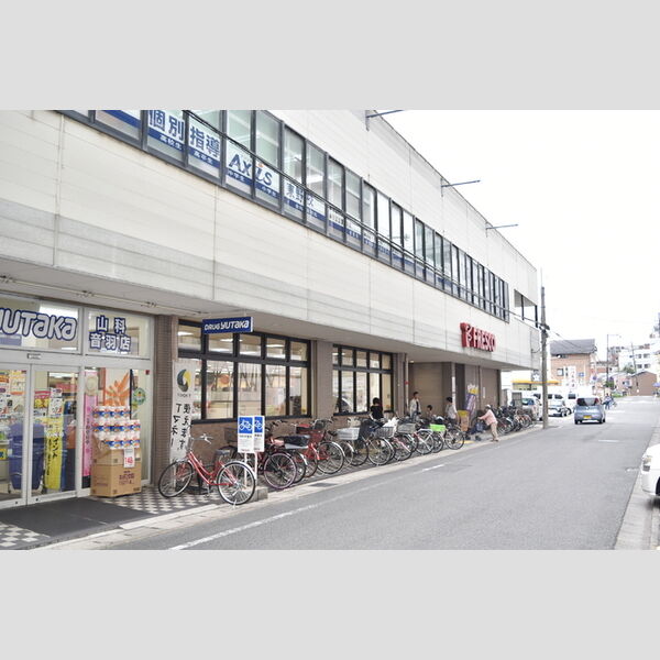現地周辺 (フレスコ山科店(867m))