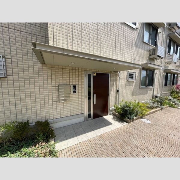 エントランス (エントランス)